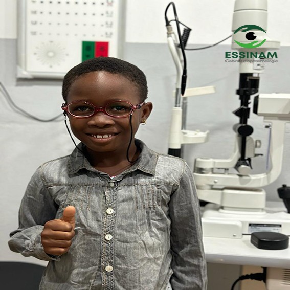 https://mail.essinam.com/uploaded_file/files/img/news/enfant soulagé de son inconfort visuel